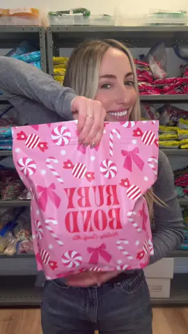 What can I say…I love to do iconic 🍭🍬💗💕💓 hehe 🤭 #rubybond #candy #pink #pinkaesthetic 