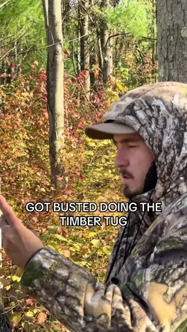 Dude got me 😂😂😂👋 #comedyvideo #fypシ #skit #deerhunting 