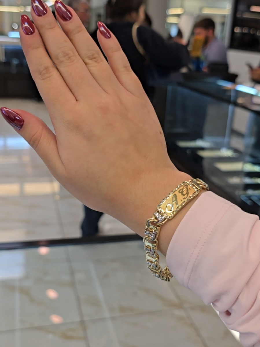 #tamayos #oro #webuygold #blackfriday @TAMAYOS FABRICA DE ORO @TAMAYOS THE BIG STORE @TAMAYOS THE BIG STORE @tamayoshoustonoficial @tamayosbrownsville 