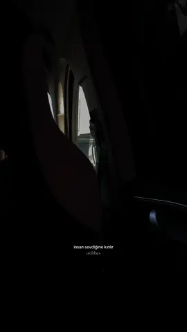 insan sevdiğine kırılır