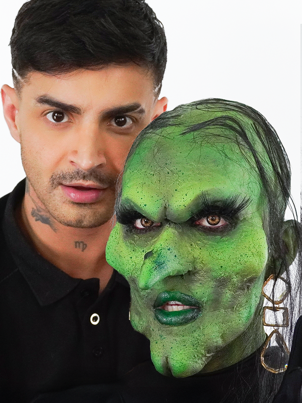 Me montando de Elphaba feia com o @Victor Nogueira  #tiktokbeleza #elphaba #wicked #halloweenmakeup 