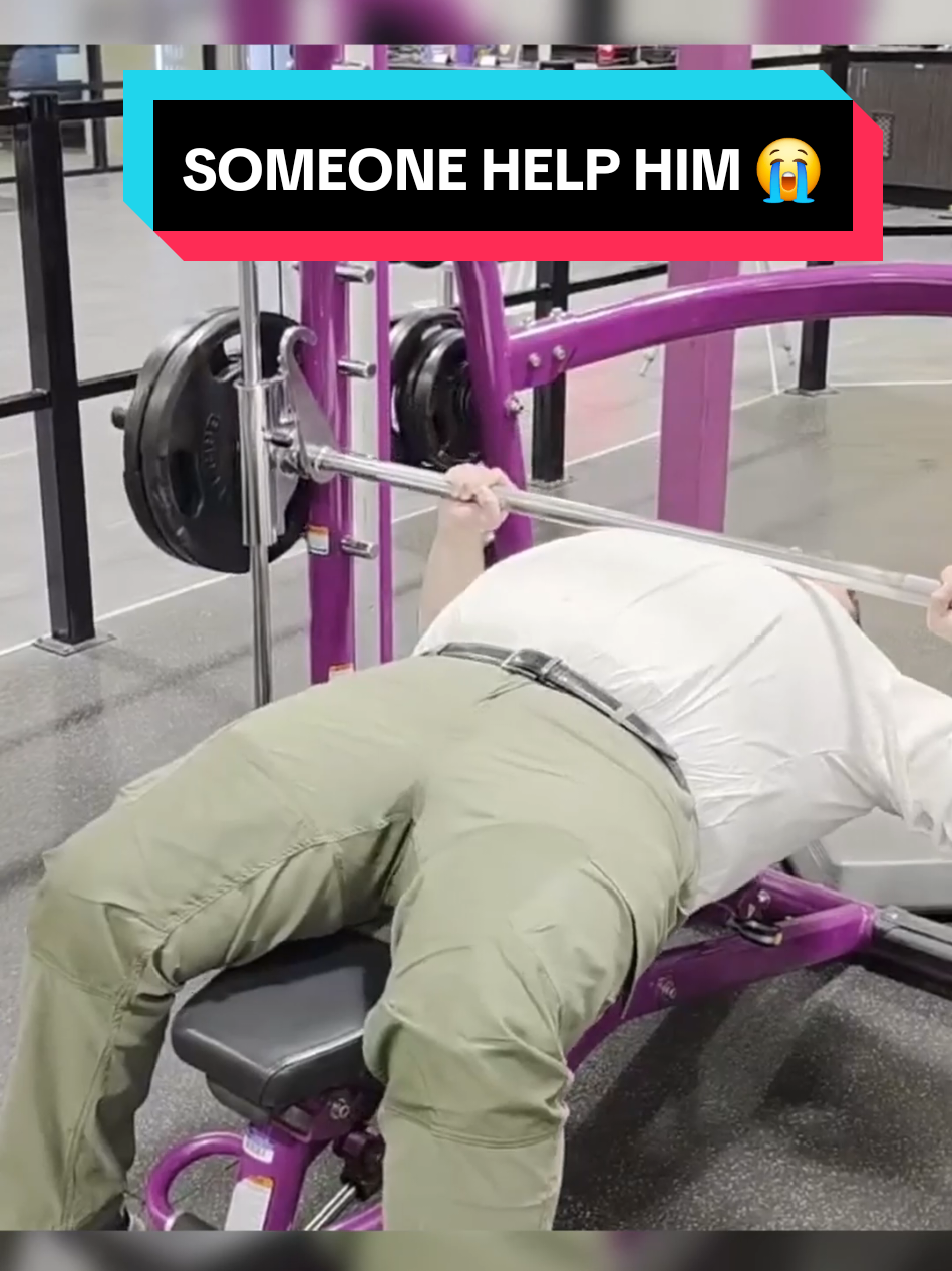 Peter can't lift 😭😭😭 #bf6 #outlasttrials #fypシ #familyguy 