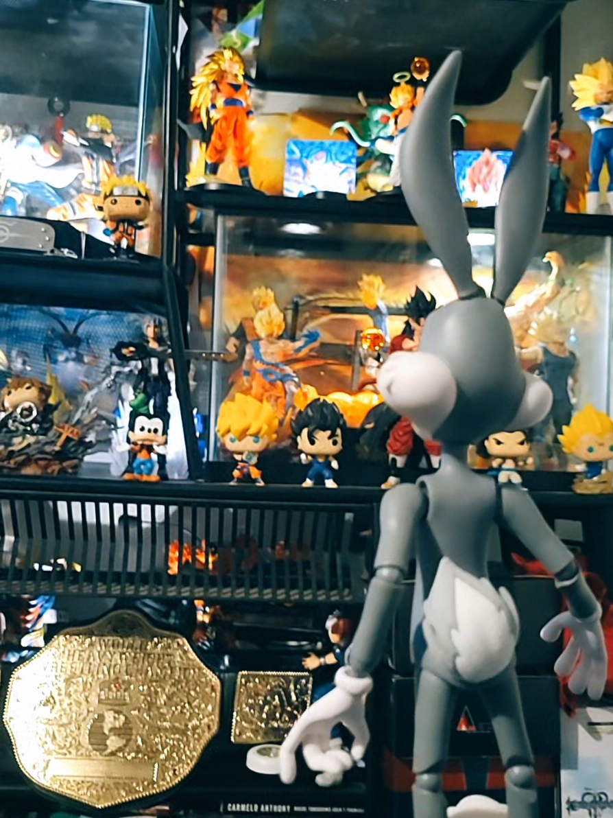 Mickey and Bugs may not get along #BugsBunny #mickeymouse #figurecollection #notinvited  #revoltech #actionfigures #toycollector #looneytunes #disney #keyblade #rivals #toons 