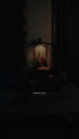 Não é só uma música. É um lembrete pra continuar… 🌙 Segue pra mais.  🎵 Oasis - Stop Criyng You Heart Out  #oasis #status #nostalgia #tradução #stopcryingyourheartout 