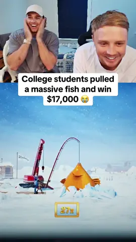 College students pulled a massive fish and win $17,000😭 #fishgame #streamer #kickstreaming #fishing 