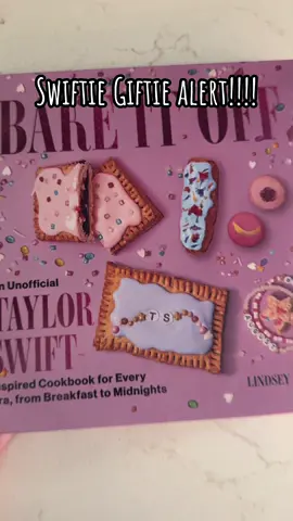 #swiftie #bakeitoff #fabulouslifeoflala #taylorswift #tiktokmademebuyit 