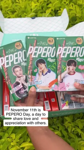 World Pepero Day Celebrate PEPERO Day on Nov 11 by sharing love, friendship, and sweetness with your favorite people Every box is packed with White Cookie, Crunchy, Original, and Almond flavors - each one starring your favorite Stray Kids member: Bang Chan, Lee Know, Changbin, Hyunjin, Han, @lottesweetland @peperophofficial @pepero.official @trytheworld #pepero #StrayKids #Lotte #ShowyourlovewithPEPERO #skz 