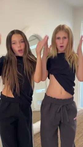 Poker face ❤️ #dance #pokerface #fyppppppppppppppppppppppp  #fyp #viral  @L Y L A 💜 @chloe 