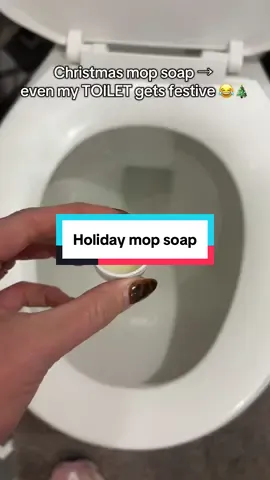 This Christmas mop soap isn’t just for floors — I even used it in the toilet bowl and now my whole bathroom smells like a Christmas candle shop. It foams up beautifully, cuts through grime, and makes your house smell festive instantly. If you’re decorating anyway, make your CLEANING smell like Christmas too. Holiday scent + deep clean = obsessed. 🎄✨ #christmasmopsoap #mopsoap #tiktokshopblackfriday #tiktokshopcybermonday #tiktokshopcreatorpicks 