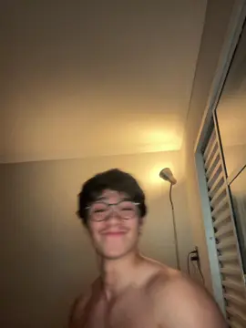 @Taylor Swift 1.3 milhões de vizualizações em 2 dias 👍🏼 #rascunhos 