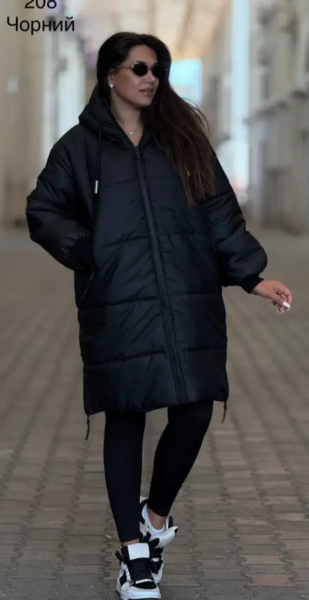 💙💛ЖІНОЧА КУРТКА💙💛 Instagram: s_hop.p 💵Ціна 🔥🔥🔥 629 грн 🔥💣 Жіноча стьобана курточка з високим комірцем та капюшоном. Курточка вільної модельки. Неймовірно комфортна. Застібається на блискавку. Присутня пара кишень. На рукавчиках еластичні манжети. По боках невеличкі блискавки. ✂️ Матеріал: плащівка. Наповнювач: синтепон 150. ⭐️Гарної якості. Країна виробник: Україна 🏷 Розміри: 1(42-44) 2(46-48) На Стефанії розмір 1(42/44). Параметри моделі: 87-74-94 Зріст 169см 📏📏📏Виміри: Розмір 1(42-44): Довжина виробу - 94 см.  Довжина рукава -  56 см.  Ширина плечей - 54 см НОГ - 66 cм. Низ - 66 см.  Розмір 2(46-48) : Довжина виробу - 94 см. Довжина рукава - 58 см.  Ширина плечей - 56 см. НОГ -  68 см. Низ - 68 см. #одягукраїна #жіночийодяг #куртка #курткажіноча 