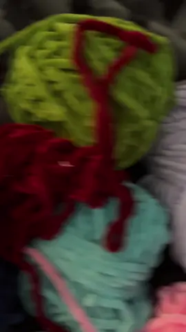 These might be one of my new favorite things to make!! Flower Kittens for @Madison B | FizznCatLady2 🧡🧡  #crochet #knothalfbadcrafts 