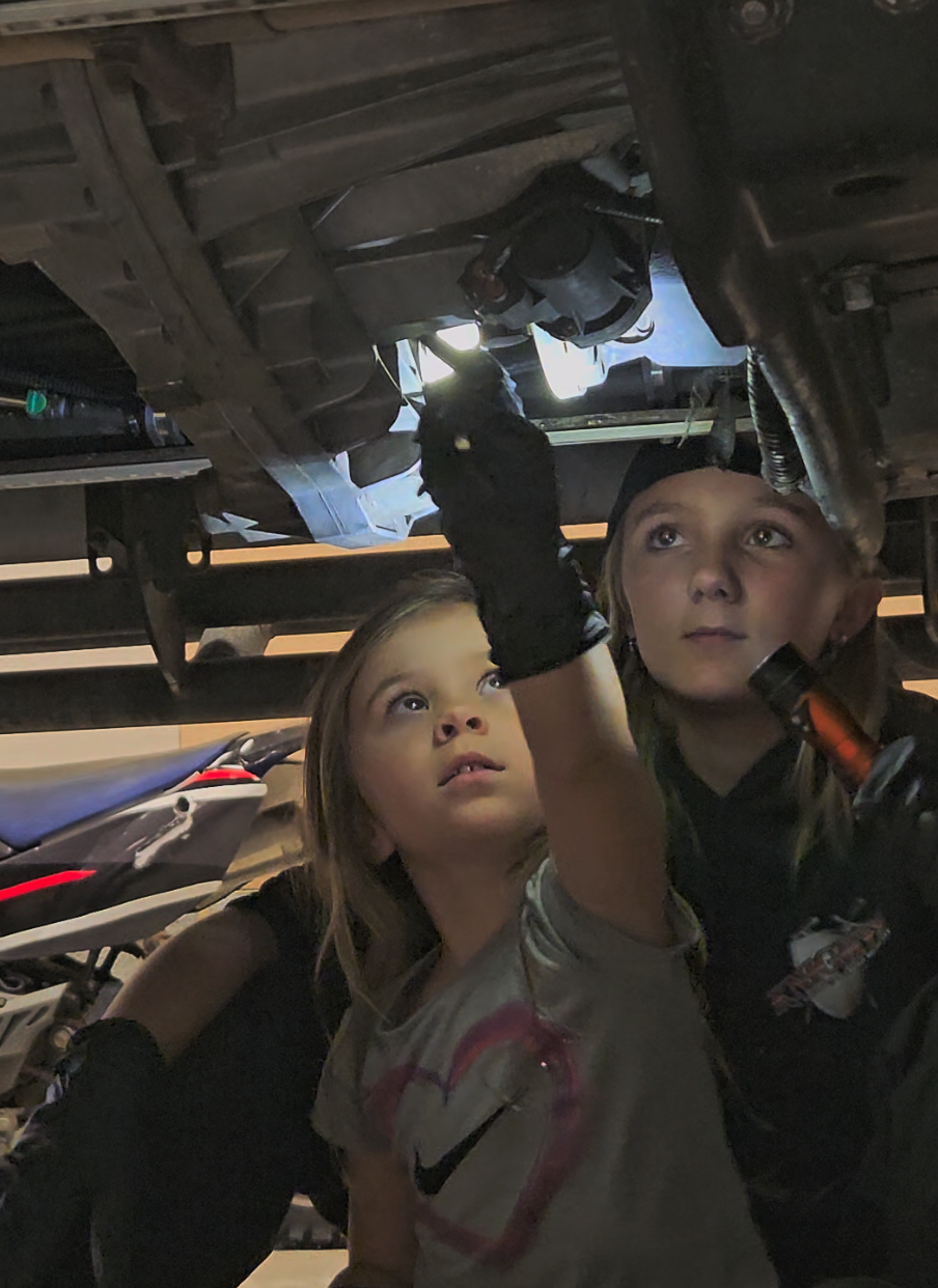 today my children we learn to drop a 5r110 transmission out of a lifted F350