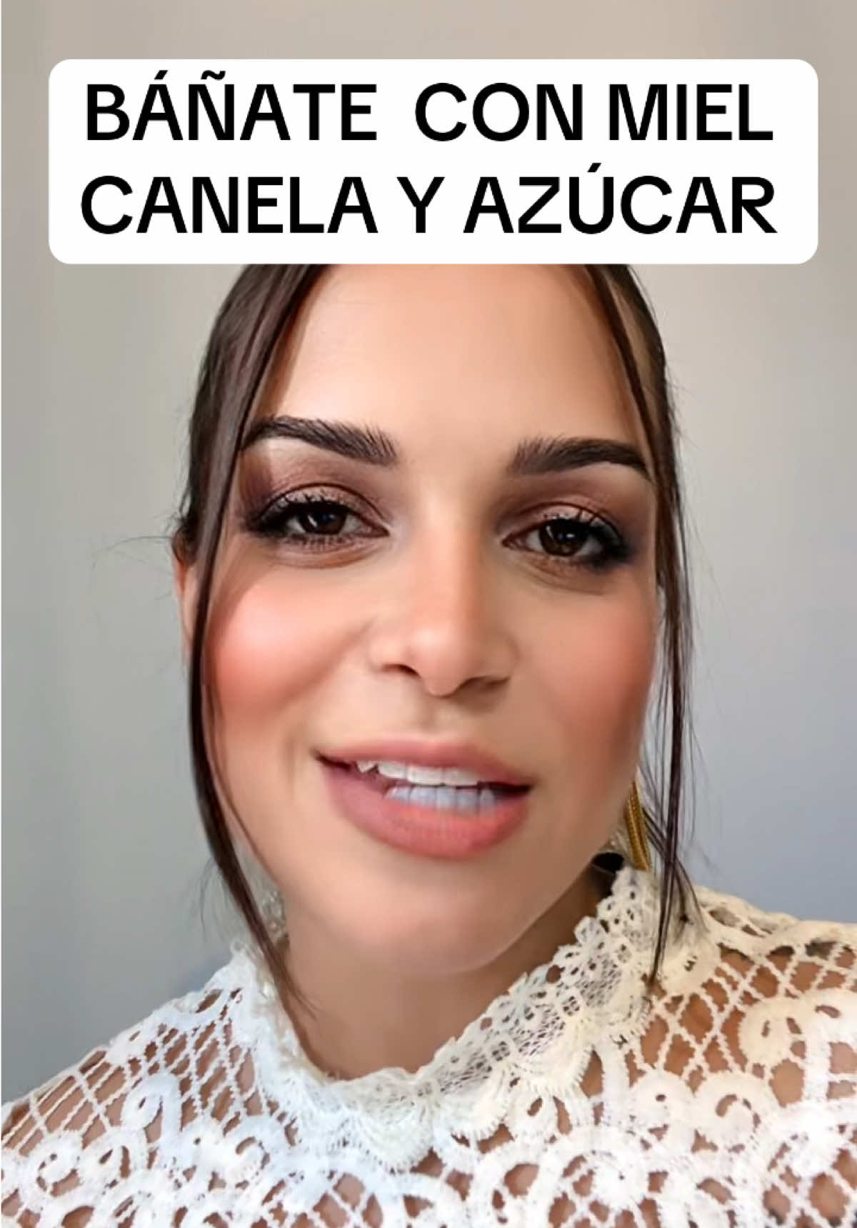 Haz clic en el link del perfil ✨   Webinar en vivo: MANIFESTACIÓN, RITUALES Y LIMPIEZA ENERGÉTICA. Un encuentro transformador donde te enseñaré a manifestar paso a paso desde la energía, limpiando bloqueos, elevando tu frecuencia y activando tu poder creador para atraer dinero, oportunidades y milagros. 🌟 Qué vas a aprender - Cómo funciona la manifestación desde el campo cuántico.   - Cómo limpiar tu energía y soltar frecuencias de carencia y miedo.   - Rituales energéticos para reprogramar tu campo y abrir el flujo del dinero.   - Activación del “Yo Soy” y técnicas avanzadas para crear realidades nuevas.   - Cómo usar tu cuerpo, mente y energía como instrumentos de manifestación. 💎 Bonos  📘 Libro “Yo Soy Mi Dinero”   📗 Guía “36 Técnicas de Manifestación y 9 Rituales de Prosperidad”   📲 Grupo de WhatsApp 2 semanas con prácticas, ejercicios y acompañamiento diario. 📅 Fechas Clave 15 de noviembre: Apertura del grupo y entrega de materiales.   16 de noviembre – 8:00 a.m. 🇻🇪: **Webinar en vivo**   Incluye PDF con rituales, ingredientes y cuaderno de trabajo descargable. 💫 Prepárate para elevar tu frecuencia, alinear tu energía y manifestar con intención y propósito todo lo que deseas antes de cerrar el año. 👉 Inscríbete desde el link en mi bio.   Cupos limitados. #manifestacion #abundancia #energiapositiva #rituales #prosperidad   ```