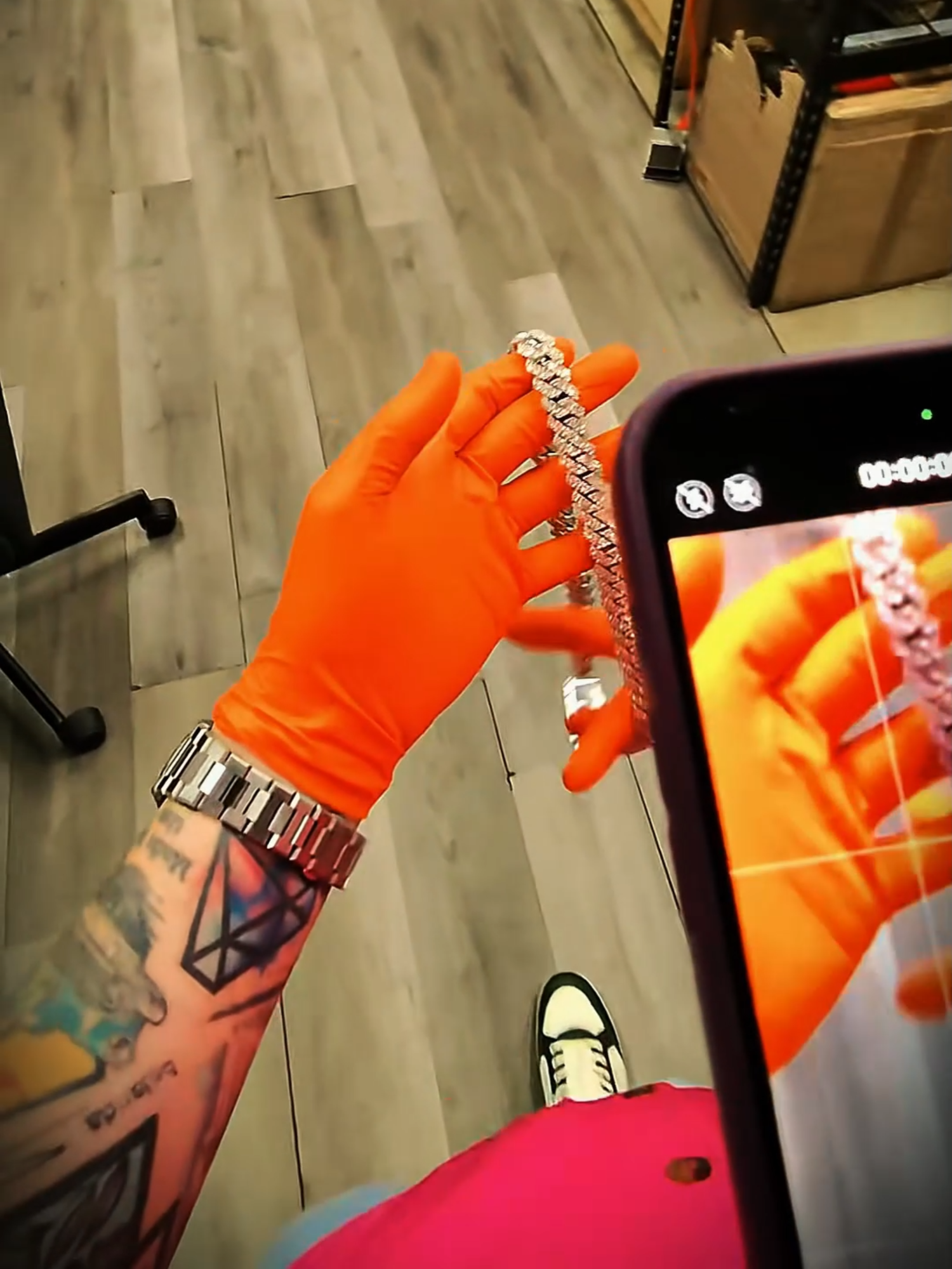 Your jewel as you want it, any width, length and weight ... Financiamiento disponible con o sin crédito Financing available with or without credit -Showroom 📞 407-910-4391 -WhatsApp 📲 321-380-8451 -Whatsapp 2 📲 321-802-0494 -Custom orders 📲 321-900-5179 📌2475 michigan ave, kissimmee fl 34744 . . . . .#cubanlinkchain #cubanlinknecklace #cubanos #goldanddiamonds #goldanddiamondjewelry #luxurylife #watchcollector #diamondwatch #luxurywatch #IcedOut #BlingBling #luxurystyle #timeismoney #hiphop