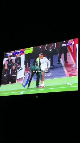 tempat yg sama tapi….. #trentalexanderarnold #foryoupage #fyp 