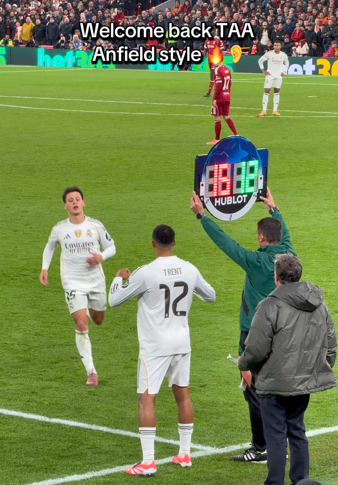 Trent Alexander Arnold returns to Anfield for the first time as a Real Madrid player. Let’s just say… the welcome was loud. 👀 #TAA #Anfield #Liverpool #RealMadrid #UCL 