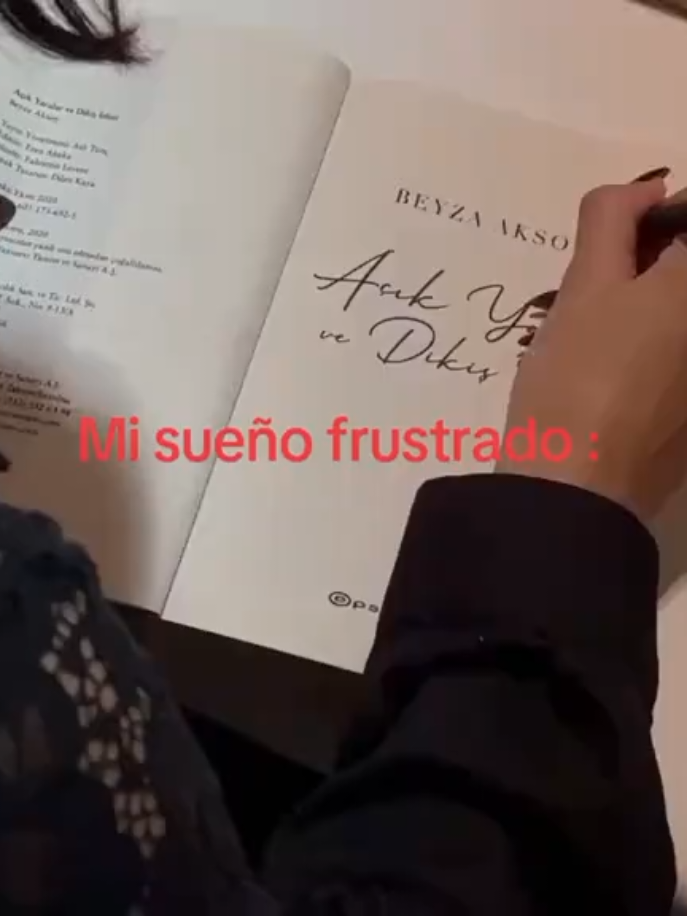 El ser escritora...✨🥀 #sueñofrustrado #books #libros #escritor  #fypage 