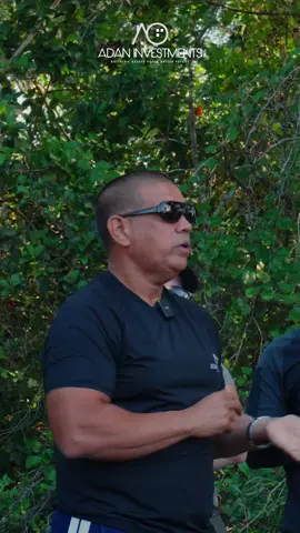 El mercado no siempre se comporta como ves en las noticias. Cuando bajan los intereses, muchos piensan que todo se vuelve más accesible… pero la realidad es que la demanda se dispara, los precios suben y las oportunidades se reducen. La mayoría se deja llevar por lo que escucha en la televisión, mientras los inversionistas estratégicos analizan el mercado y actúan en el momento correcto. 🔍💡 El juego no es solo comprar o vender, es entender cuándo y por qué. 🚍 Y si quieres aprender cómo hacerlo en la vida real, acompáñanos en el Bus Tour de Adan Investments este sábado 15 de noviembre en Orlando. Recorre nuestros proyectos, entiende los números y descubre cómo invertir con estrategia y apalancamiento. 💬 Escribe “BUS” en los comentarios o mándanos un DM para asegurar tu lugar. Los cupos son limitados.