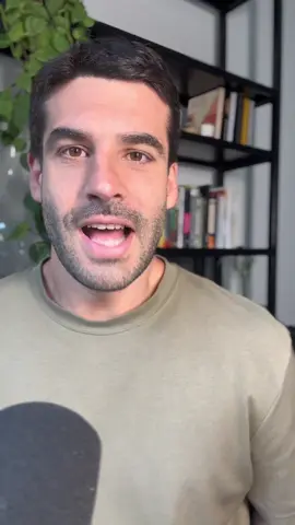 __Lo que en los Vedas está escrito en Sánscrito, Leonardo lo dibujo y Gaudi lo puso en palabras.. Todo conocimiento verdadero nace de una sola fuente: el gran libro de la naturaleza. Lo que hoy buscamos entender, la naturaleza ya lo experimentó. No hay error, no hay desperdicio: solo evolución, ensayo y aprendizaje. Por eso volver al origen no es mirar hacia atrás, es volver a la fuente de la creación. Como mostró Leonardo: el círculo es el cielo, el cuadrado la tierra, y el ser humano… el puente entre ambos mundos. Somos los únicos capaces de materializar el cielo en la tierra. La pregunta es: ¿estamos diseñando desde la conciencia de la naturaleza… o desde el ego que se desconectó de ella? #vastushastra 