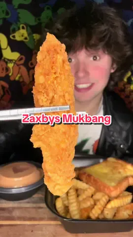 Eating at one of my favorite fast food places of all time @ZAXBYS 🔥 yall lmk Watchu think Is better @Raising Cane's or Zaxby’s 👇 #zaxbys #foodreview #mukbang #mukbangeatingshow #Foodie 