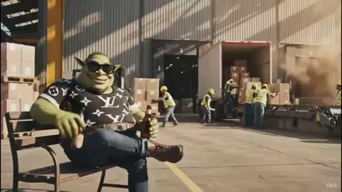 El mero mero de la empresa  #shrek #ia #fyp #empresa #patron 