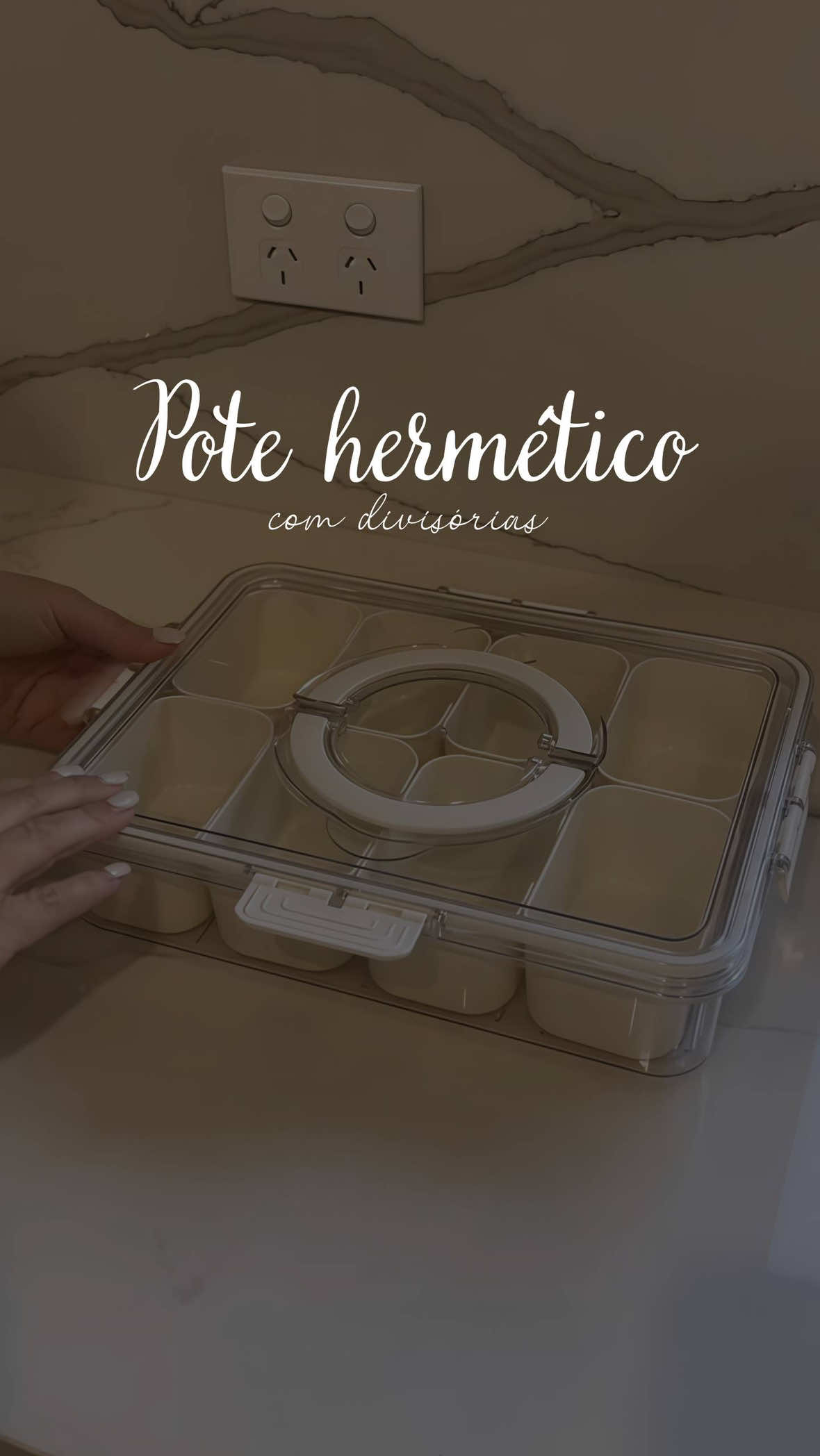 🥬✨ Amigaaa, olha esse kit de potes que é simplesmente TUDO! 😱 São potes herméticos com divisórias, perfeitos pra guardar frutas, legumes, verduras e alimentos fresquinhos por muito mais tempo 🍓🥕 Além de super práticos, eles deixam a geladeira LINDA e organizada, com aquele toque de casa dos sonhos 😍💚 Sério, amiga… é impossível não se apaixonar por essa praticidade 💅💫 👉 Comenta “EU QUERO” aqui que eu te mando o link direto, amiga! 💬👇 E entra no grupo VIP, porque lá eu compartilho os melhores achadinhos e promoções pra deixar tua cozinha e geladeira impecáveis! 🧊💖👇 #achadinhosdecasa #organizacaodegeladeira #potehermetico #amigadica #cozinhapratica            