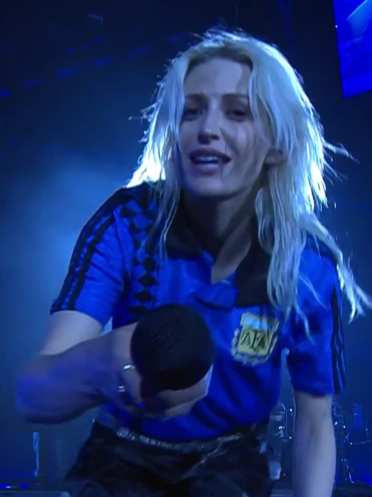 You better sing or she'll get angry, I think - Buenos Aires, 2025 ➡️ I make pure vertical clips of #linkinpark Numb