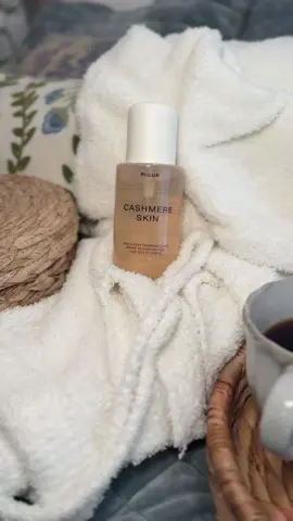 Phlur Cashmere Skin is pure comfort in a bottle. #phlurcashmereskin #cozyperfume #softgirlscent #womensperfume 