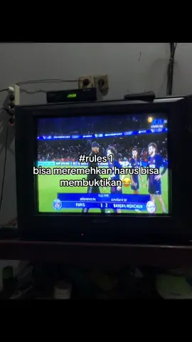 fans psg menghilang dari lane😂🤭  #footballedit #football #fyp #bayernmunich #mclaren 