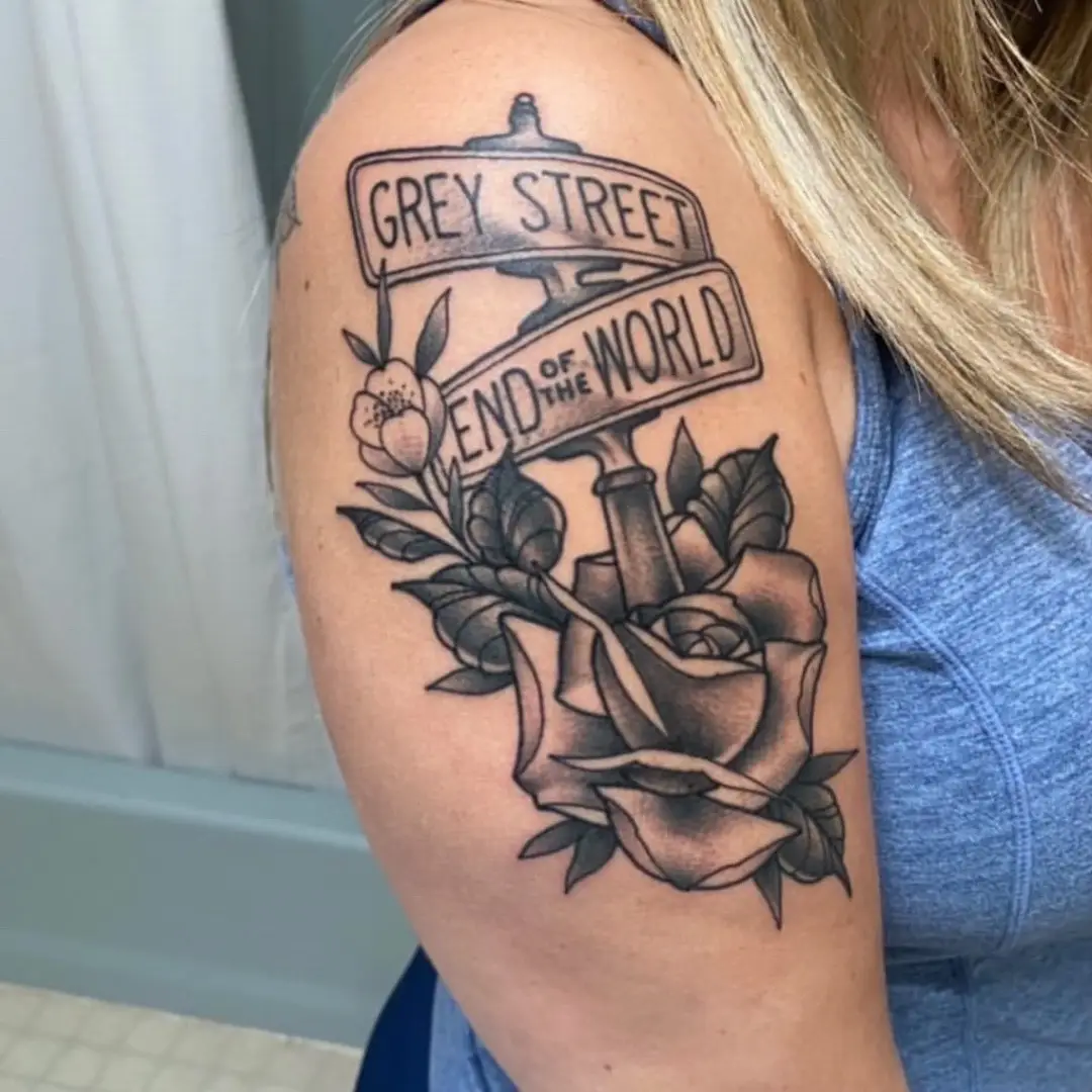 “I live on the corner of Grey Street and the End of the World” 📷 seirrahhhh(ig) #dmb #davematthewsband #davematthews #dmbgorgecrew #dmbgc  