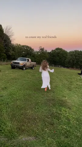 What I Want out on 11/14 — sign up in my b¡o to get a text from me for the presave link!! <3 I wrote this song alone in my bedroom and just let it all out like a complete diary entry word vom session. Seeing you all relate to it has been incredible and also makes me feel so much less alone… we all have no clue what we’re doing!!! #whatiwant #lostandconfused #fall #sadsongs 