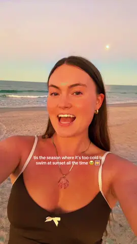 occasionally I’ll swim but so sad it’s cold in the ocean 🥹🩵 🌅 @Dippin’ Daisy’s #beach #sunset 