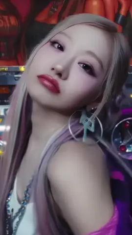 - 💖 | { #JULIE } :: Fancam 4K | gente , sei que nao sou famosa o suficiente para sofrer hate mais vou dar um esclarecimento a vcs do porque estou postando fancams do kiss of life :: 1 - Nao eu nao apoio o que elas fizeram e MUITO menos o racismo 2 - *Ai mais se vc posta sobre elas vc vira uma racista junto * Nao ,nao viro nao ate porque para cometer um crime tao grave como esse , tem tais situacoes cujo isso ocorre ! porem apenas postar ( nao divulgando ) Nao e racismo! | Bom caso ofendi alguem me perdoem nao e e jamais sera ofender alguem , mais meu amor pela Julie e muito grade e nao consigo nao esconder isso .  . . . #fyp #kissoflife #sazycans #fancam 