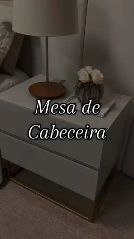 Mesa de cabeceira Eros 45cm com 2 gavetas e pés de ferro estilo industrial. #Decoração #Móveis #Quarto #Casa #Design 
