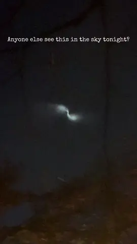 Just saw this in the sky at about 6pm EST IN CT.  Any one have any idea what it is?  No this isn’t AI.  #fyp #space #sky #weird #ufo 