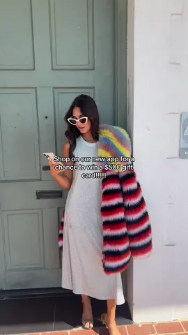 QUEENS!!! For the next 5 days we’re choosing 1 lucky Queen each day to win a $500 dollar gift card!!!!! *Only on the app* See you at checkout 🛒  #queenofsparkles #queenofsparkles✨ #thequeenteam #giveaway #sabrinacarpenter 