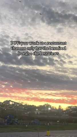 The sunsets hit every time. Burger and a shake with a view? Sign. Me. Up. 👏👏👏#donsoriginalseabreeze #visitrochester #irondequoit #sunsets #RochesterEats 