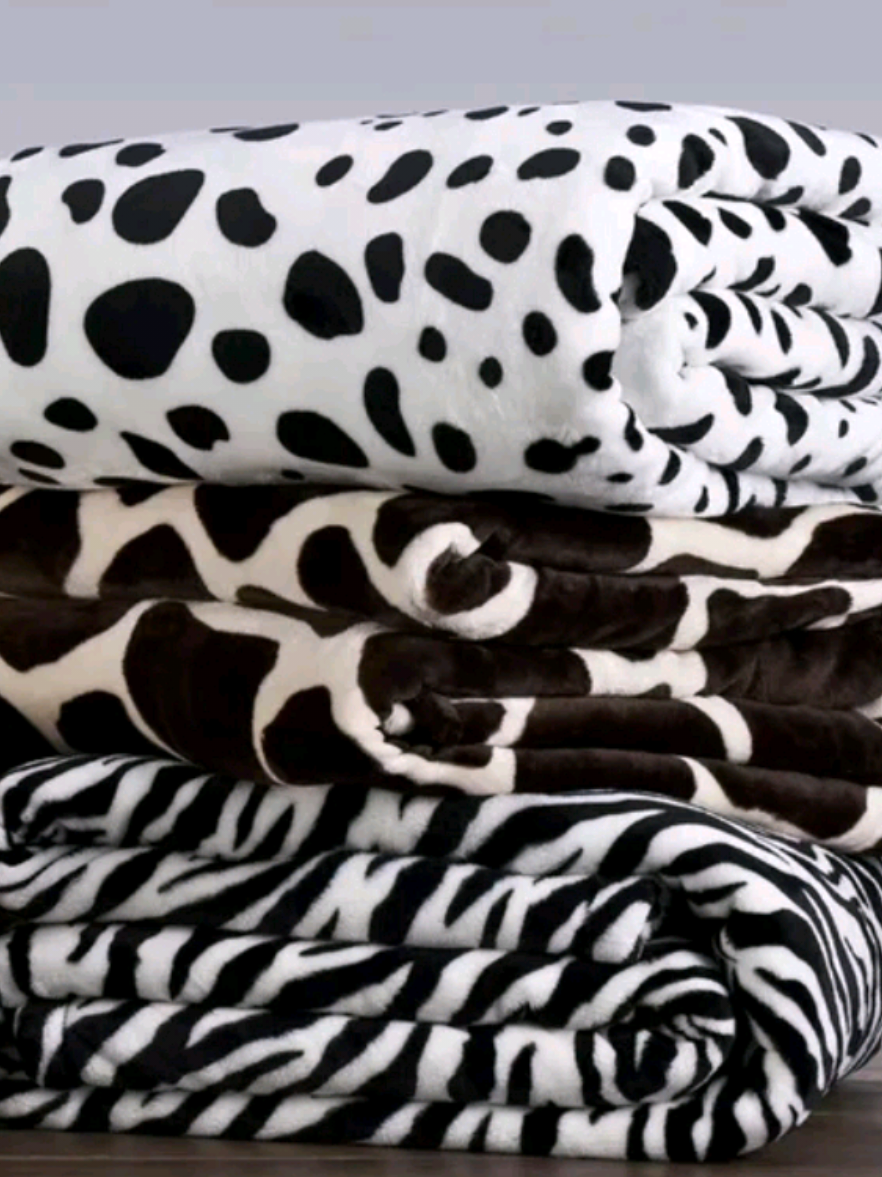 Nilalamig ka ba? Eto na ang kumot na sobrang lambot Pero affordable mo lang mabibili✨ #microfiberblanket #malambotnakumot #affordable #softblanket 