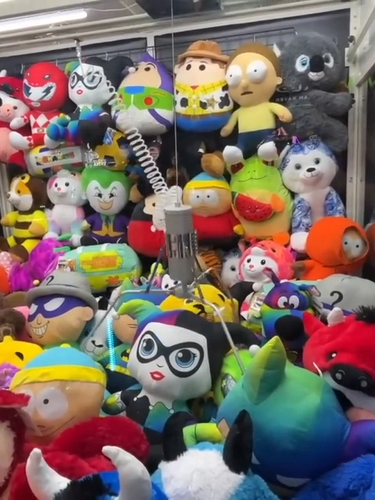 Giant Arcade Claw Machine Mayhem!