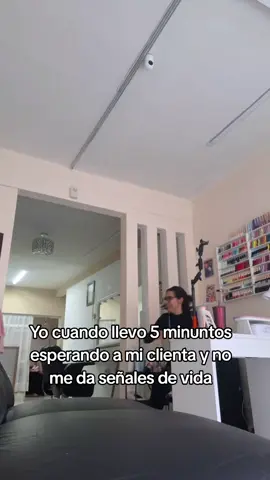 Necesito aun que sea una señal de humo, por fis #humor #manicurista #uñasacrilicas #fyp #uñasbonitas 