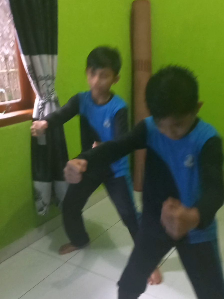 Hello! #TREASURE #JIKJIK #twins #dancecover 