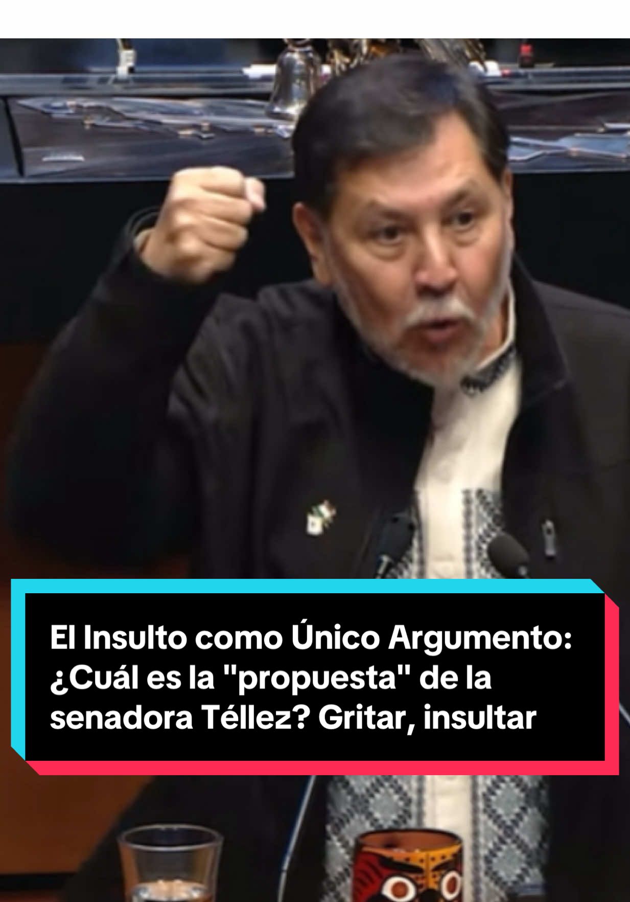 Noroña Desnuda la Hipocresía del PRIAN ante el Asesinato de Carlos Manzo Hoy vimos la verdadera cara de la derecha: la hipocresía y la sed de carroña política. Mientras la 4T lamenta profundamente el cobarde asesinato de Carlos Manzo, el querido ex diputado de Morena y Alcalde de Uruapan, la senadora Lilly Téllez y el PRIAN usan el dolor de una tragedia para su vulgar show mediático y su miserable propaganda. ¡Basta de lucrar con la muerte! 🛑 La Narrativa Opositora, Desmantelada: 1. Mienten sobre la Víctima: La derecha, que jamás apoyó ni se comprometió con el compañero Carlos Manzo cuando él luchaba contra los abusos en Michoacán, ahora sale a decir que 
