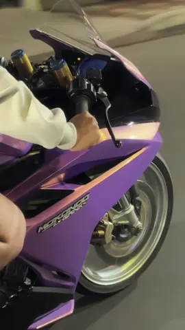 hidup cuman ngliat orang2 beruntung. #cbr250rr #fypシ #babyrr 