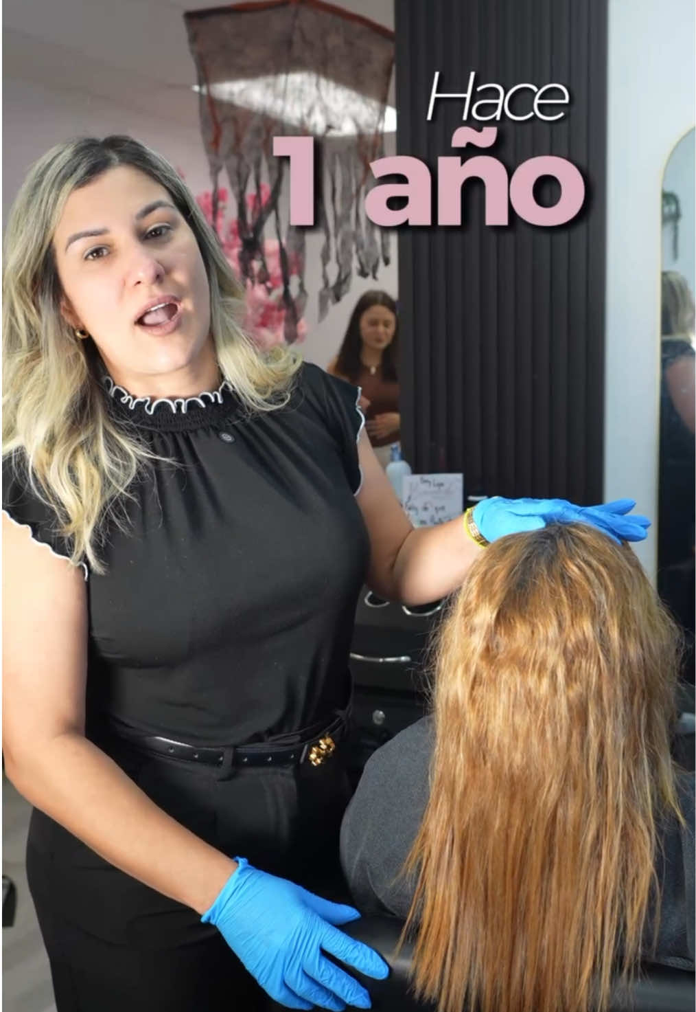 Sabías que no siempre necesitas un alisado en todo tu cabello? 💭 … Si ya tienes un alisado previo, seguramente ameritas una hidratación en el cabello ya tratado y en el nuevo crecimiento el alisado!! Cómo saberlo realmente?  Escríbenos en los comentarios y te obsequiamos una evaluación profesional con nuestras estilistas ♥️♥️♥️