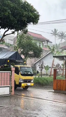 #karangsucilogistic #cantermaniaindonesia #cctv_truck_indonesia #herexstyle #fypage 