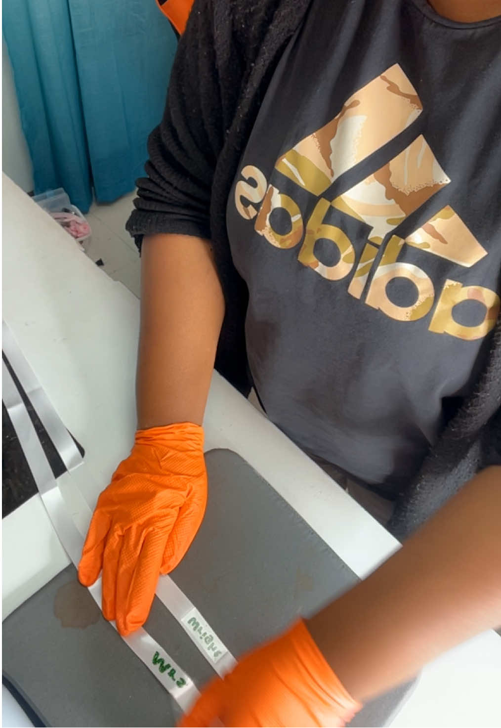 Making custom shoelaces 💚#customshoelaces #shoelaces #satinlaces #cricutprojects 