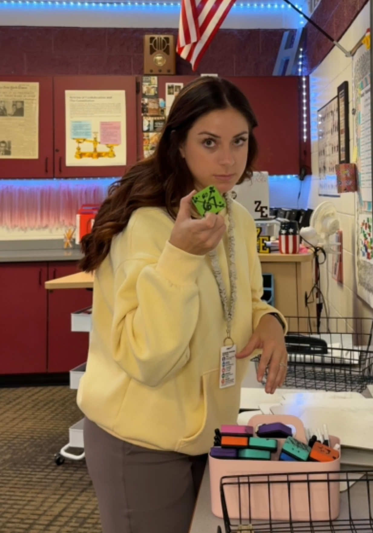 What teachers do after the bell rings #teachersoftiktok #teacher #teachertok #teaching #spendthedaywithme 