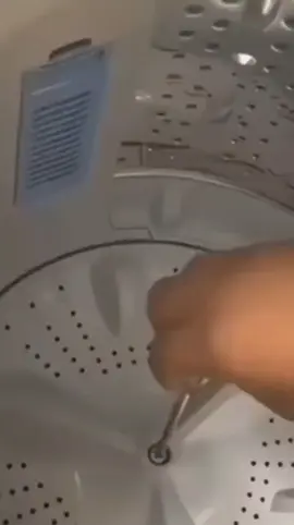 Pembersih mesin cuci SO EASY dengan formula kuat yang mampu menghilangkan kotoran, bau, dan residu deterjen hingga 99% untuk menjaga mesin tetap bersih, higienis, dan awet #PembersihMesinCuci #SoEasyCleaner #AntiBau #HematListrik #MesinCuciBersih 