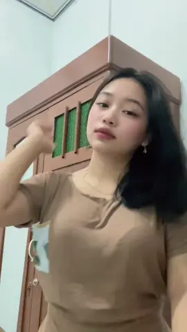 ojo komen seng aneh² cah nanti bojoku nesuuu😖